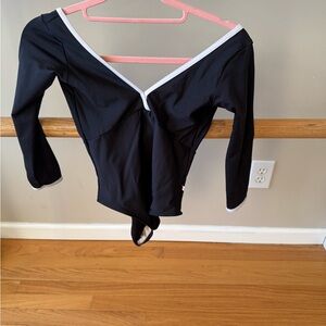 Yumiko 3/4 sleeve Leo.